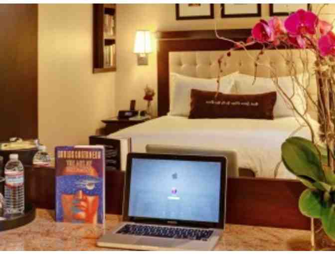 The Big Apple for Bookworms! (C)