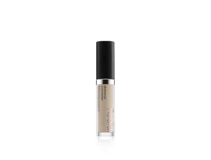 Rodial Diamond Liquid Concealer (Shade 10) and Banana Lowlighter Set