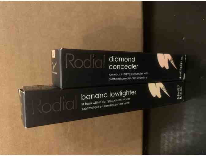 Rodial Diamond Liquid Concealer (Shade 10) and Banana Lowlighter Set