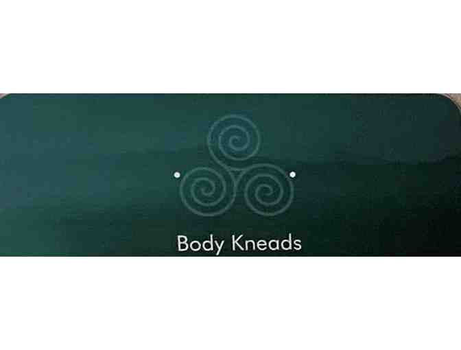 Body Kneads Massage - Photo 1