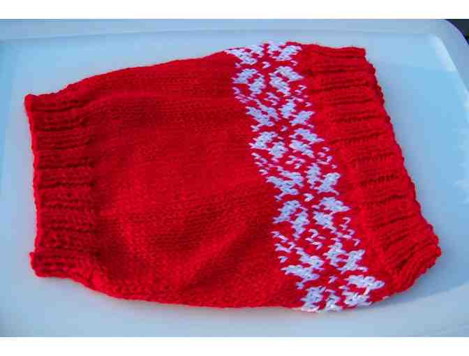 Knit Sweater w/ Snowflakes - Medium
