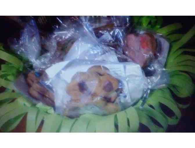 Dawgy Delights Treat Basket for Dogs