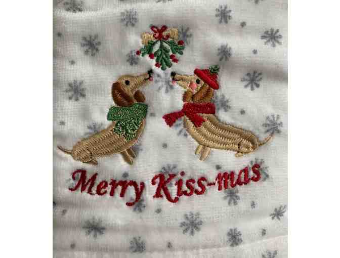 Merry Kiss-mas Hand Towels