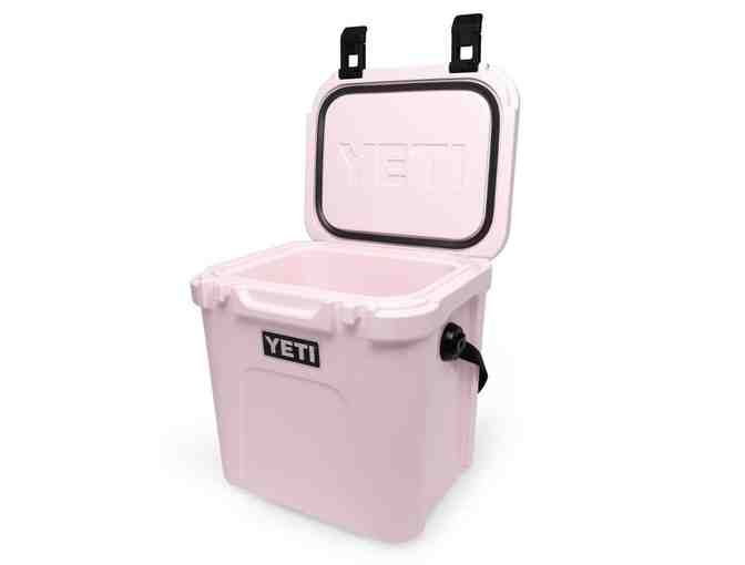 Yeti Roadie 24 Hard Cooler in Ice Pink