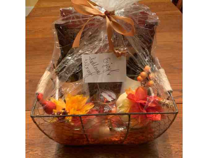 Locklear Vineyard Wine and Gift Basket