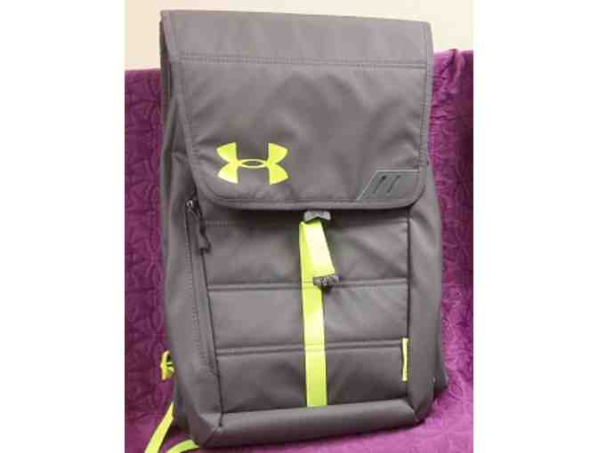 Men's Under Armour Cold Gear Sweatshirt with Hood and a Gray Under Armour Backpack