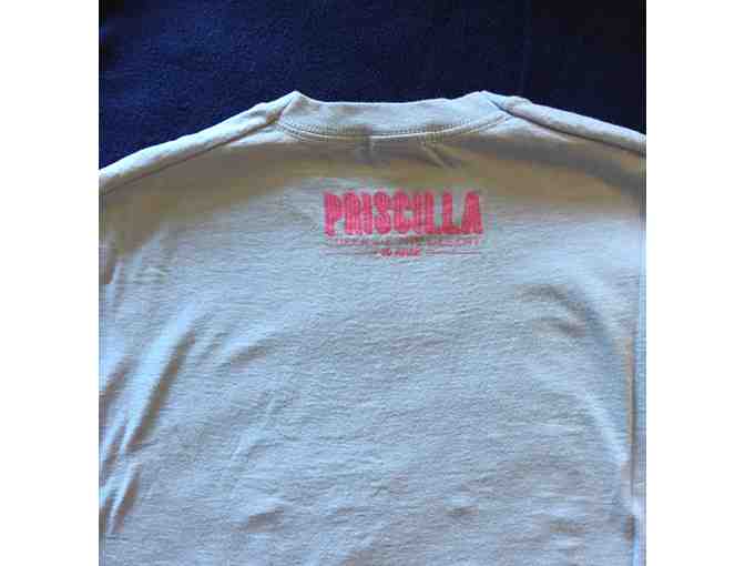 002. PRISCILLA QUEEN OF THE DESERT original Broadway t-shirt