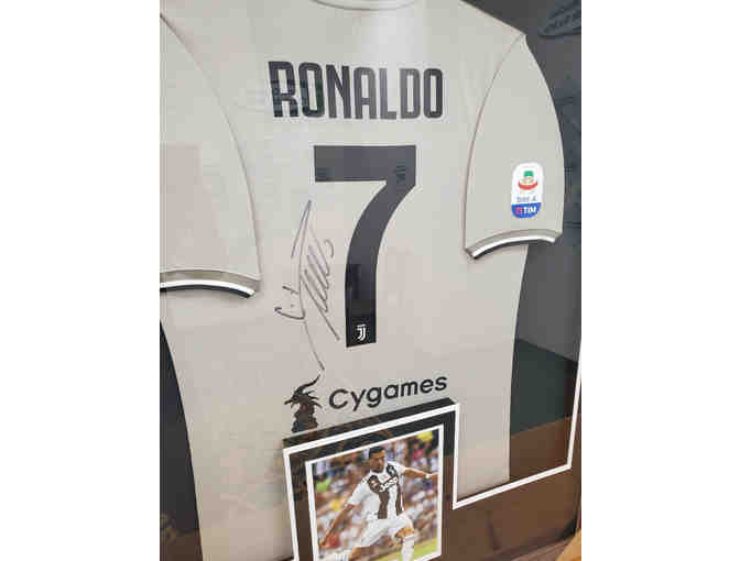 Autographed Cristiano Ronaldo Juventus F.C 2018-2019 Jersey Framed