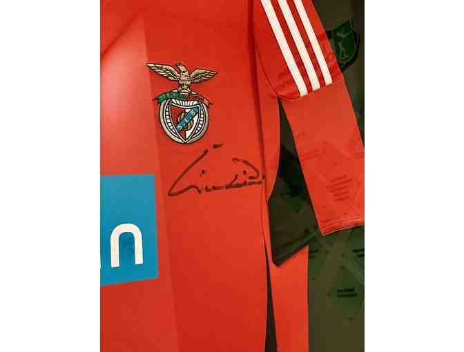 Framed Benfica Jersey Autographed by Former Player Eusebio da Silva Ferreira