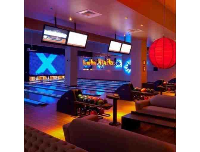 Lucky Strike Party: 2 hrs of bowling, shoe rental for 8 guests