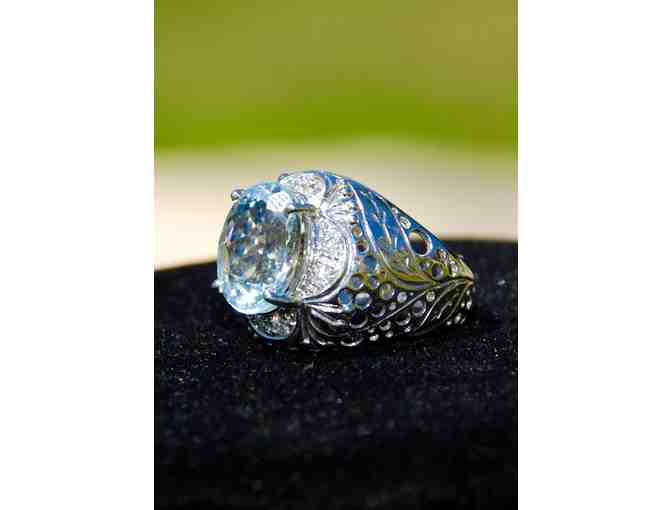 Estate 14 Karat White Gold Ladies Diamond and Aquamarine Ring