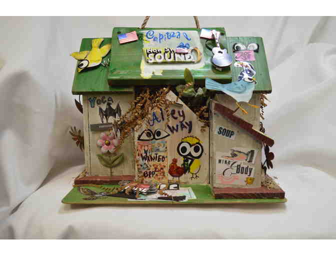 'Birdgomery, Al' Bluebird House by Foad Araiinejad