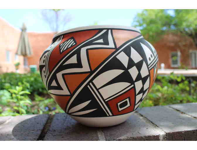 Acoma Pottery - Photo 1