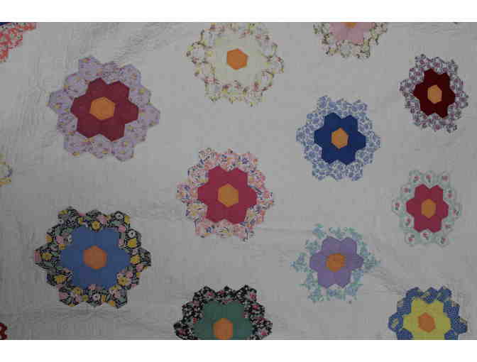 1930s / 1940s Flowered Grandmother's Quilt - Photo 2