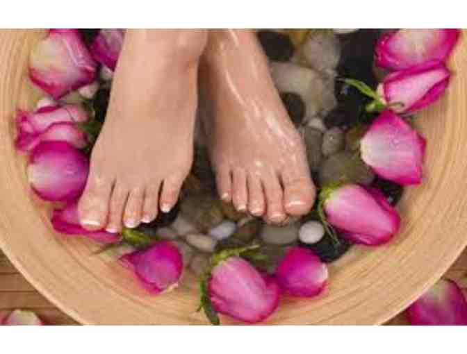 PEDICURE WITH TIP N TOES