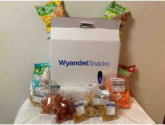 Pkg #25-Fall Themed Tote Basket, Gift Cards and Snacks