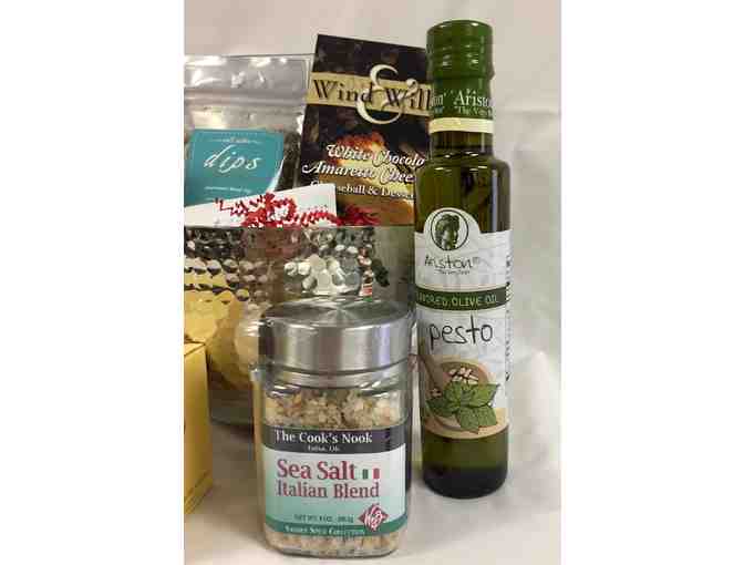 Cook's Nook Gift Basket
