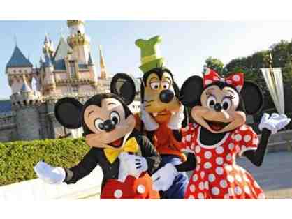 4- 1 Day Disney Park Hopper Tickets and 2 Collectible Disney Watches
