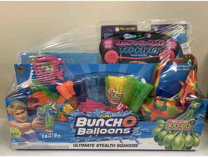 Summer Fun Pack Includes a Pizza Inflatable and Bunch O Balloons & Soakers!