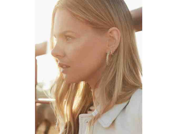 Kendra Scott Maggie Hoop Earrings in Gold Filigree