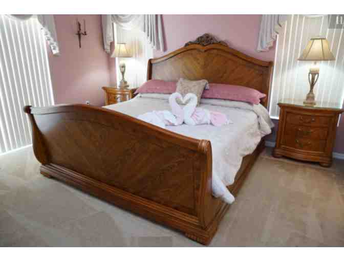 2 Nights at a Luxury 3-bedroom Home Near Disney, Florida