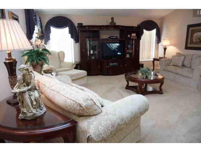 2 Nights at a Luxury 3-bedroom Home Near Disney, Florida