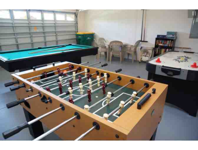 2 Nights at a Luxury 3-bedroom Home Near Disney, Florida