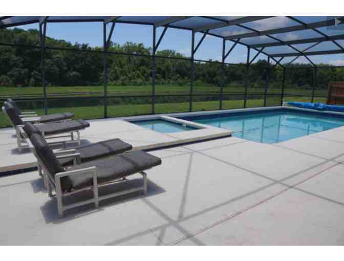 2 Nights at a Luxury 3-bedroom Home Near Disney, Florida