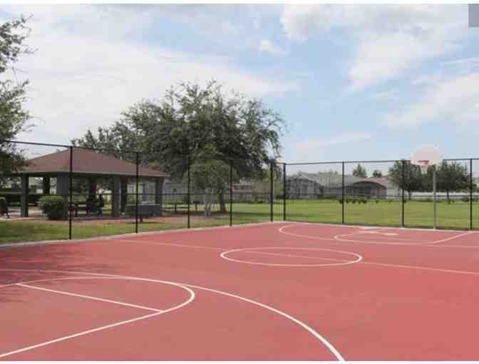 2 Nights at a Luxury 3-bedroom Home Near Disney, Florida