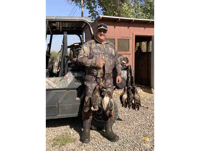 Butte Ranch Hunting Lodge - 1 Night Stay + Guided Duck Hunt