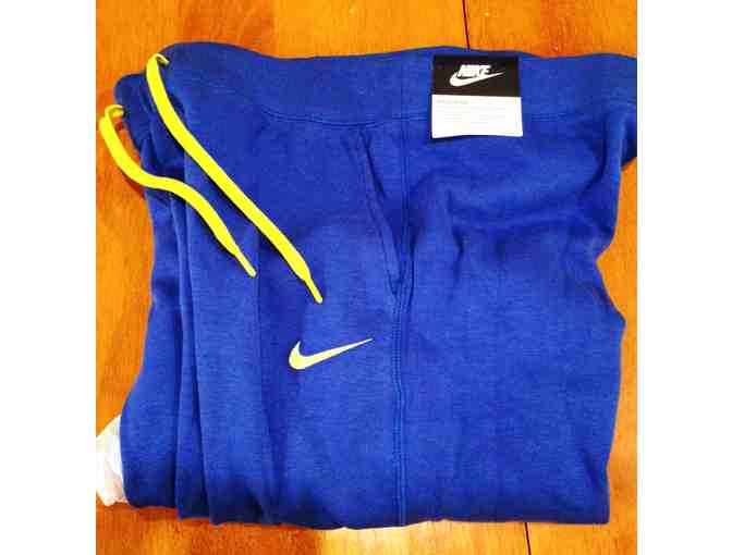 Women's Nike Outfit (sweatpants, sweatshirt and hoodie) - Size M