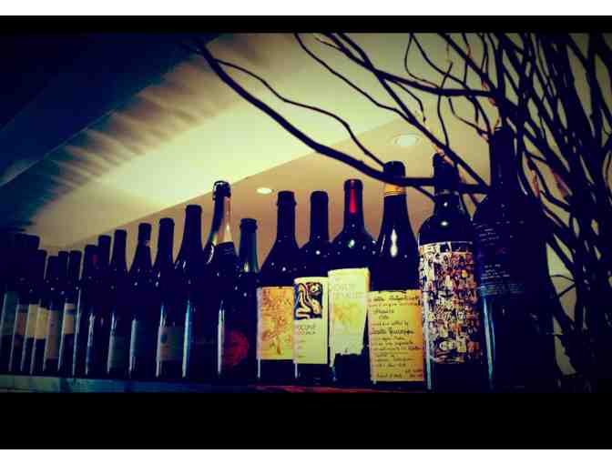 8th Street Winecellar: Wine Tasting Experience for Group of 6