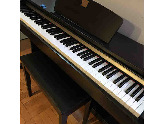 Yamaha Clavinova CLP-320 digital piano (in good, used condition) - Photo 1