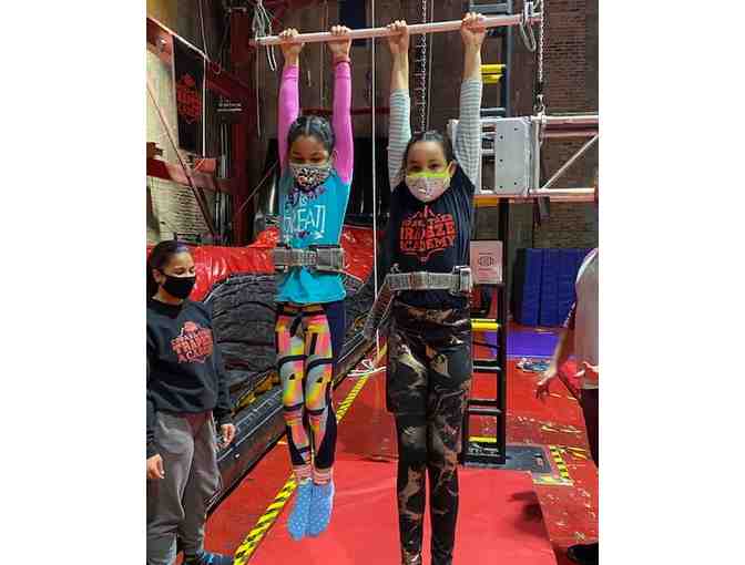 Espana-STREB Trapeze Academy Classes & T-Shirts Package