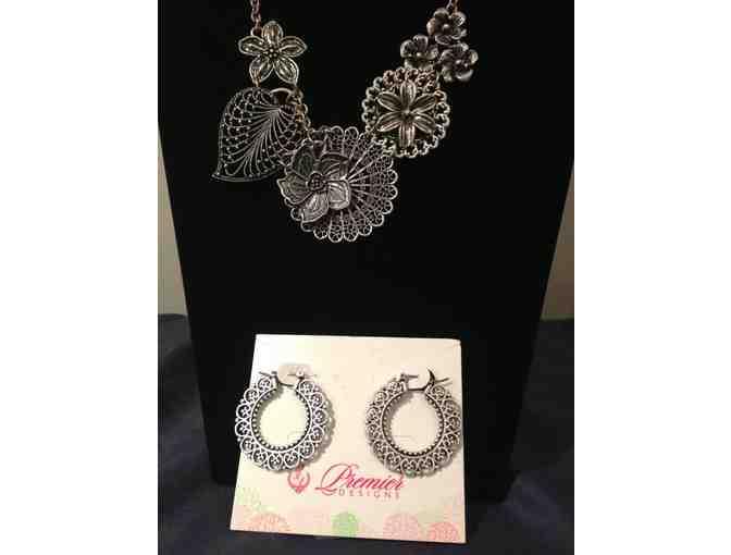 Premier Designs Necklace and Earrings Set