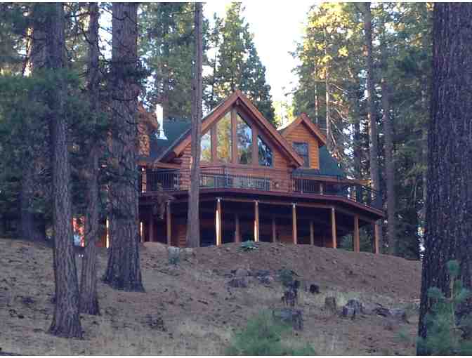 Six Nights in a gorgeous vacation home in Lake Almanor for you and your family