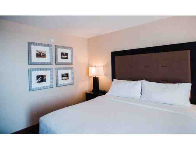 Spring Lake Waterfront Holiday Inn: Overnight Stay (Grand Haven, MI)
