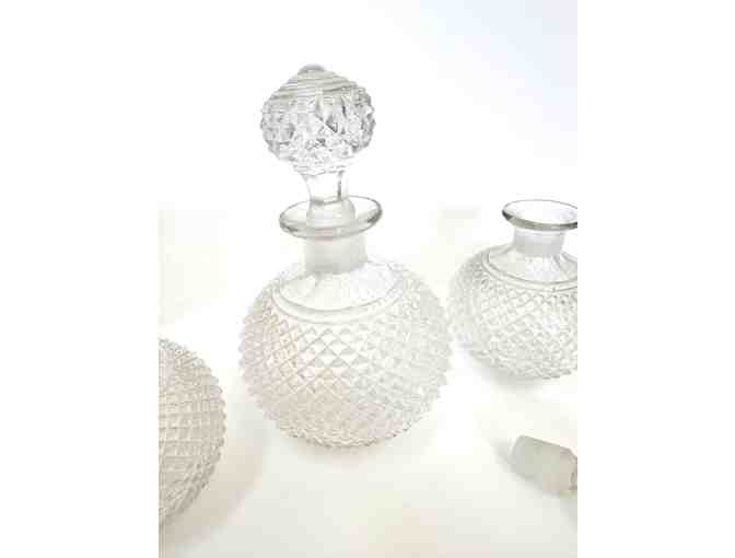 Glass perfume bottle set