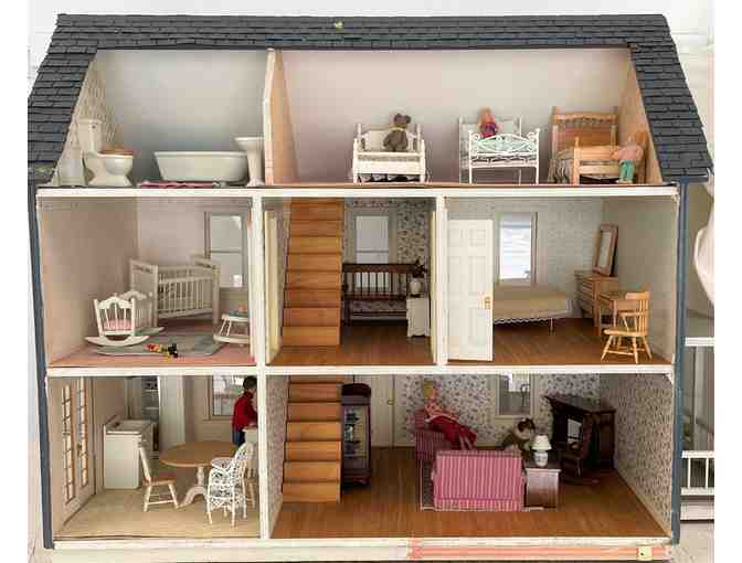 Collectible Doll House - Photo 3