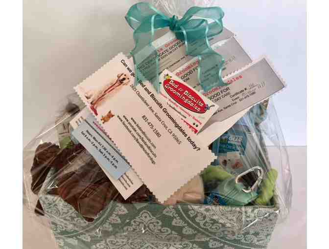 Bed & Biscuit - Groomingdales Gift Basket and More! - Photo 1