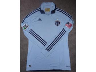2011 jersey autographed by Omar Bravo