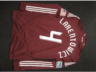 Colorado Rapids 2012 Breast Cancer Awareness jersey signed by Jeff Lawrentowicz