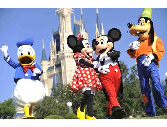 4 One-Day Park Hopper Passes to Disney World!