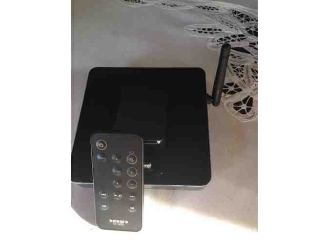 Integra DMI-40.4 plays music and watch slideshows and video on TV - Photo 1