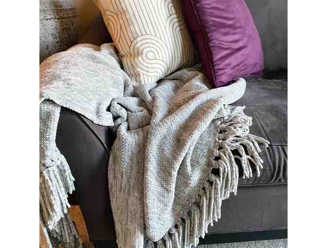 Cozy Family Fun with the Barefoot Contessa, chenille throw, FOMU, games and treats
