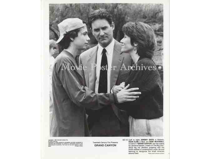 GRAND CANYON, 1991, 8x10 production stills, Kevin Kline, Mary McDonnell, Alfre Woodward