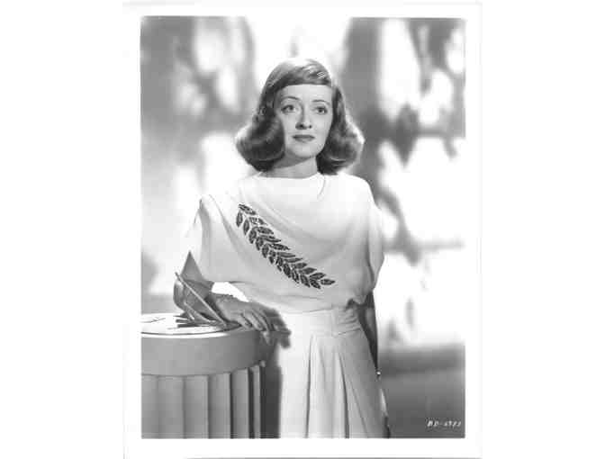 BETTE DAVIS, COLLECTORS LOT of classic celebrity portraits, stills or photos