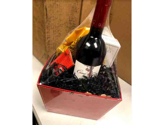 Wine & Treats Gift Basket