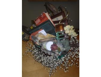 Vintage Garden Party Basket