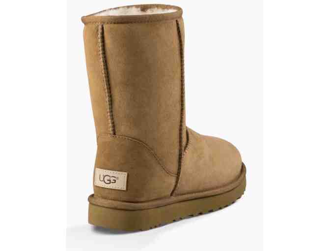 Ugg Classic Boot in Chestnut, Size: 8